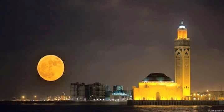 Mit dem Riad La Maison Nomade zur moschee-hassan-II in Casablanca