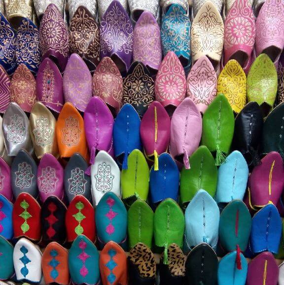 In der Straße der Schuhmacher im Souk von Marrakesch