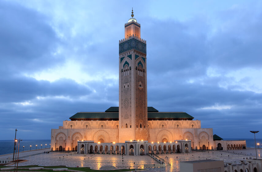 Platz für 20 000 Gläubige in der Moschee Hassan II Casablanca Urlaub & Rundreisen Marokko zur Moschee Hassan II in Casablanca