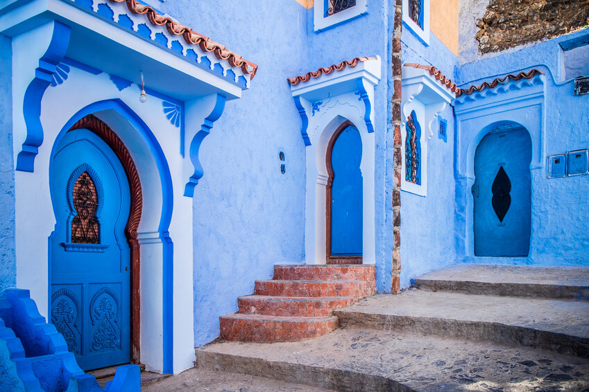 Blauweise Häuser prägen das Stadtbild von Chefchouen Urlaub & Rundreisen Marokko mit dem Riad La Maison Nomade nach Chefchaouen