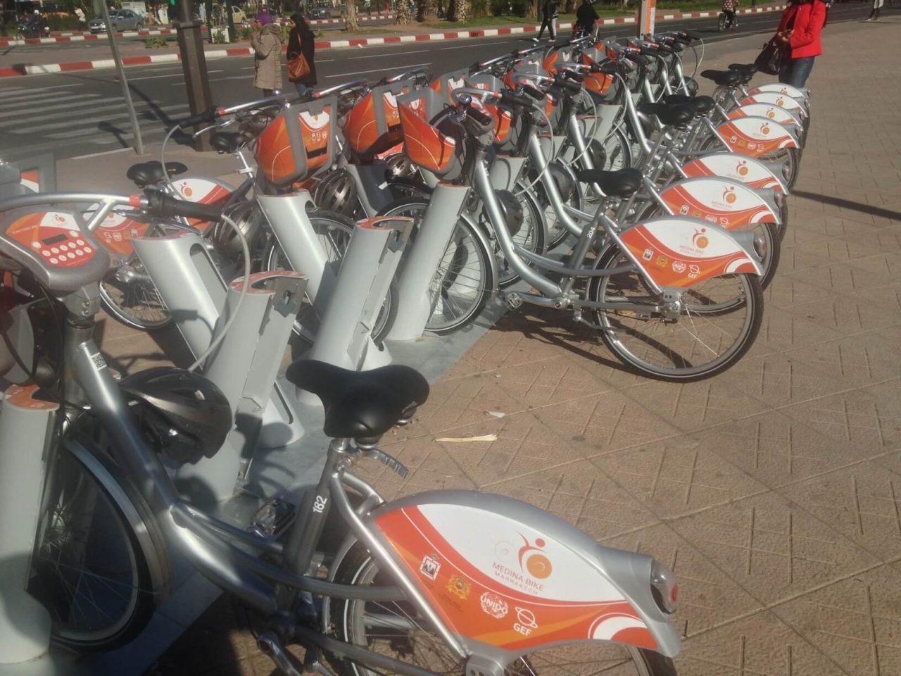 Fahrradfahren in marrakesch mit dem hotel riad la maison nomade