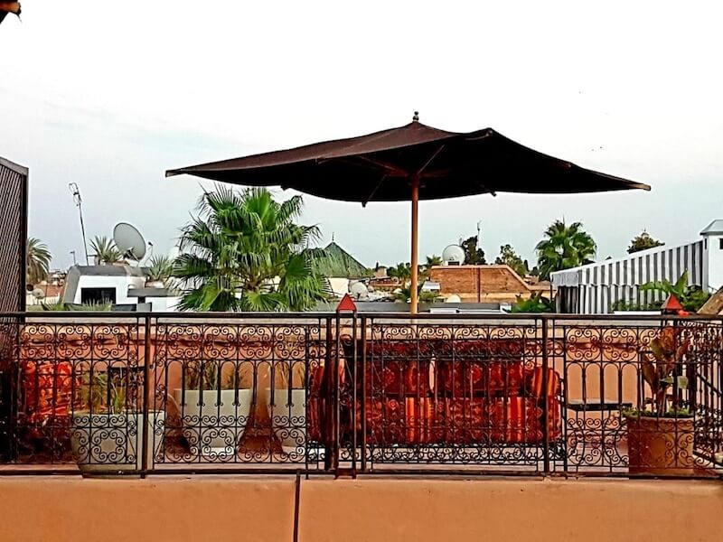 Dachterrasse in Marrakesch Ein guten Platz für Ihre Städtereise nach Marokko, die Dachterrasse im Riad La Maison Nomade