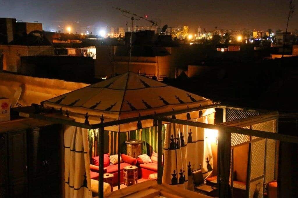 marokkanisches Zelt auf Dachterrasse