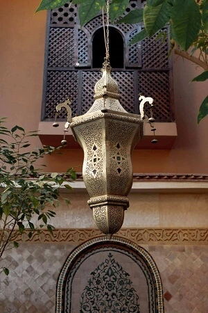 Marokkanische Lampe Innenhof Riad Marrakesch marokkanische Lampe Innenhof Riad Marrakesch La Maison Nomade