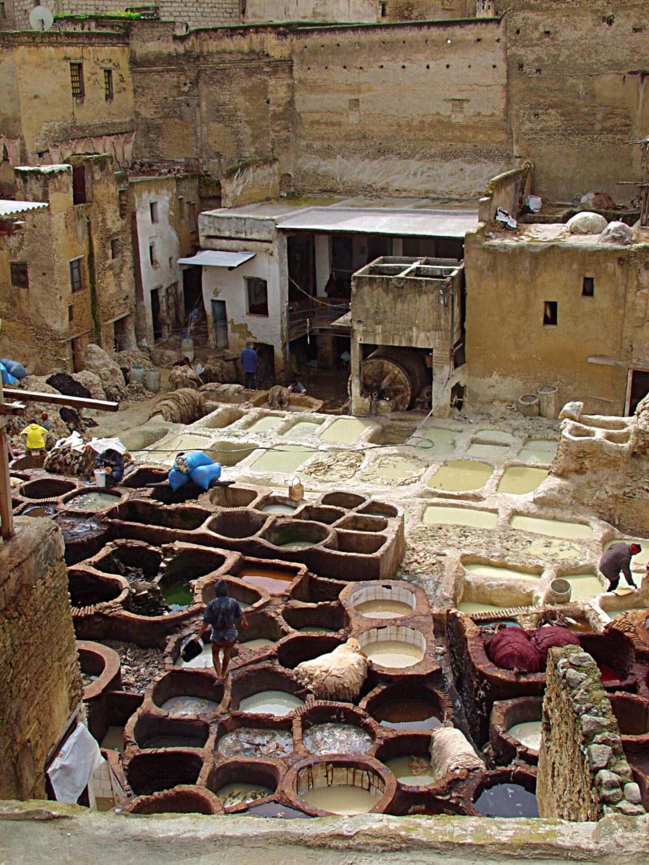 Im Stadtteil El Moqf in der Medina von Marrakesch die Gerberei